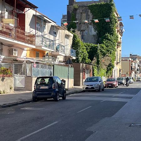Napoli'S Little Bridges Guest House Bagian luar foto