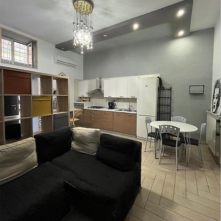 Napoli'S Little Bridges Guest House Bagian luar foto