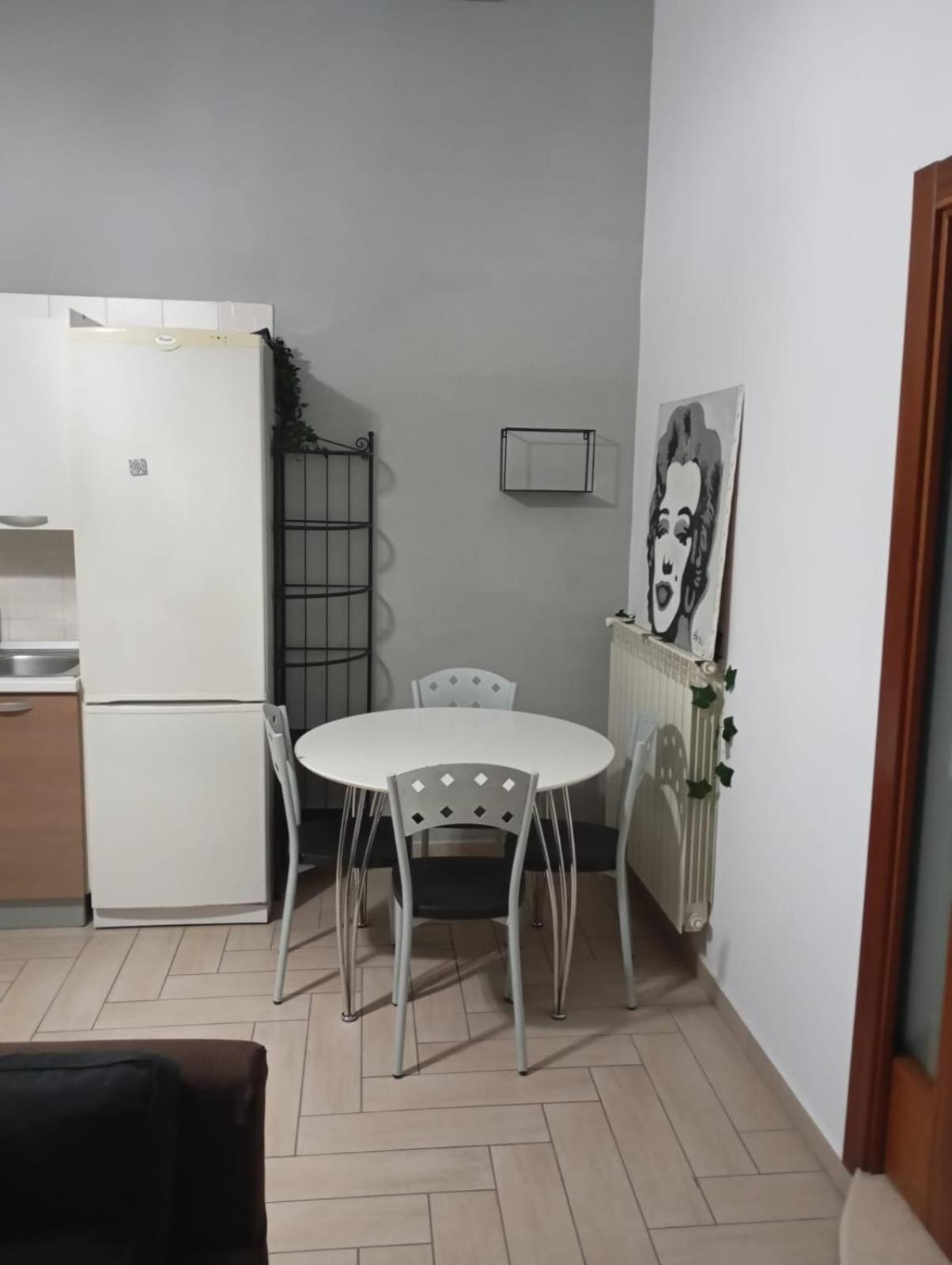 Napoli'S Little Bridges Guest House Bagian luar foto